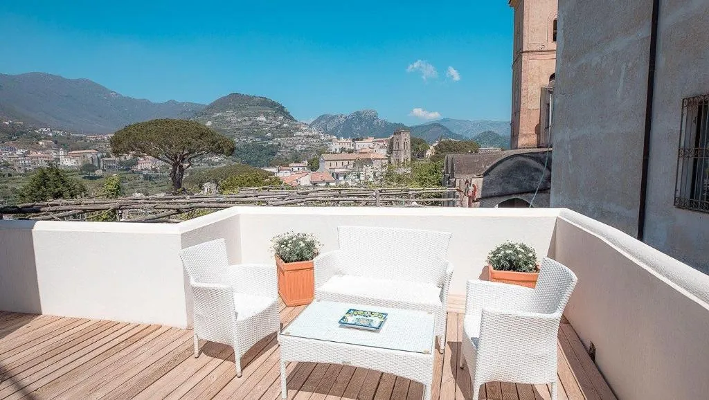 Terrace, Mimì B&B, Naples
