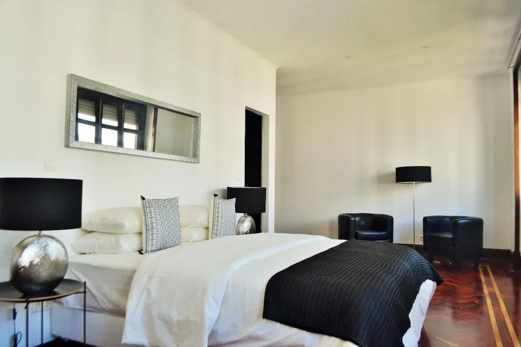 Room, Feeling Eduardo Vii, Lisbon