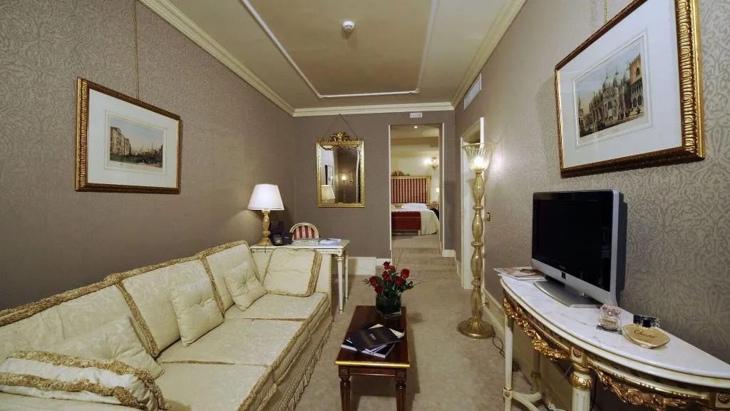 Room, Ca' Sagredo Hotel, Venice
