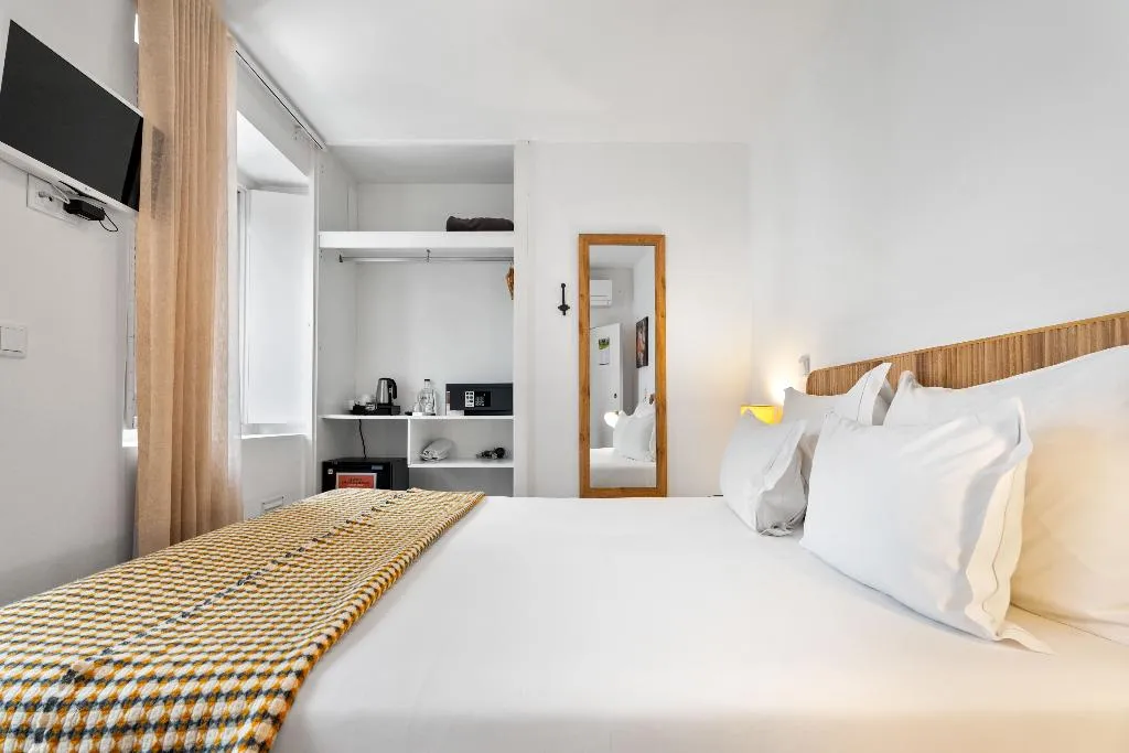 DOUBLE ONE BEDROOM ONE BATHROOM Room, Quinta Colina By Shiadu, Lisbon