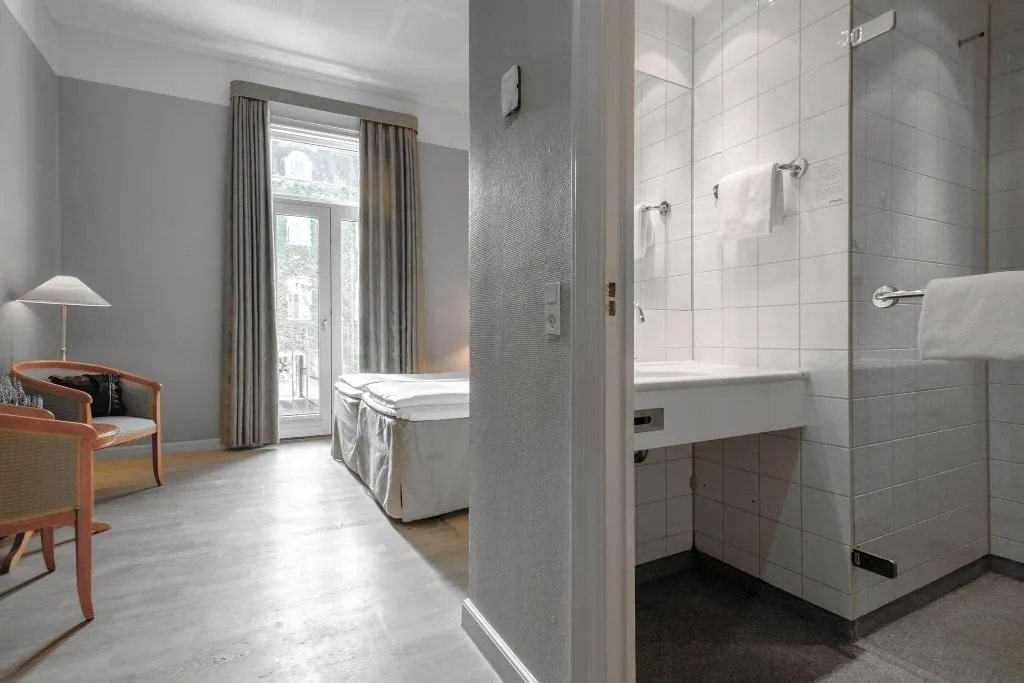 DOUBLE QUEEN SIZE BED Room, Four Points Flex by Sheraton Prindsen Roskilde, Copenhagen
