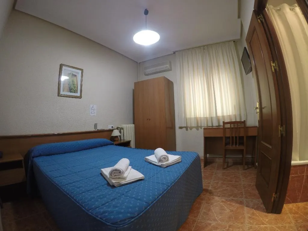 DOUBLE STANDARD Room, El Pilar, Madrid