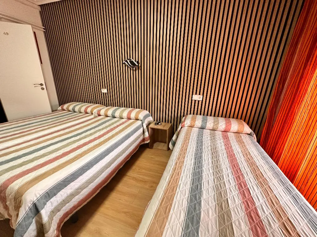 DOUBLE CAPACITY 3 Room, Hostal Rober, Madrid
