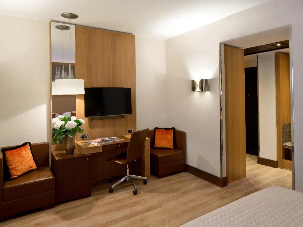 Double or Twin DELUXE Room, Starhotels Ritz, Milan