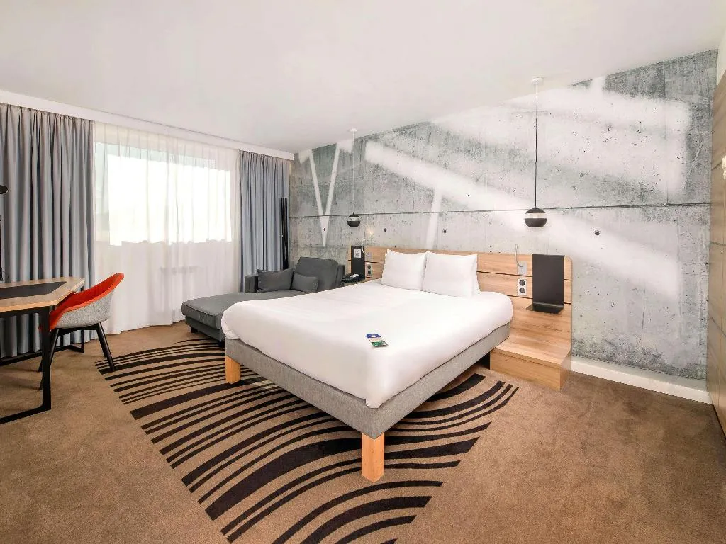 SUITE WITH KITCHENETTE Room, Novotel Krakow City West, Krakow