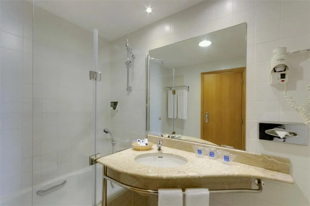 Double or Twin STANDARD Room, Tryp Porto Expo Hotel, Porto