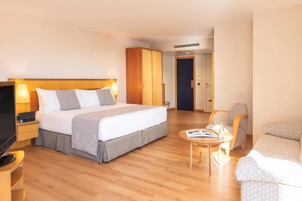 JUNIOR SUITE STANDARD Room, Hotel Castellon Center Affiliated by Melia, Valencia