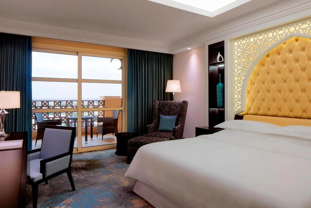 DOUBLE DELUXE Room, Sheraton Sharjah Beach Resort & Spa, Dubai