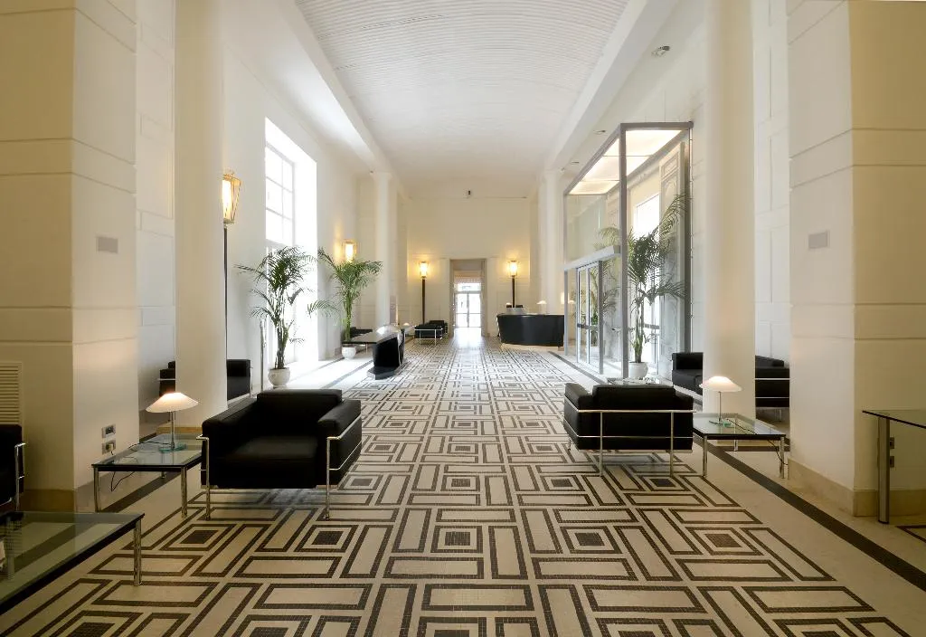 Lobby, Palazzo Esedra, Naples