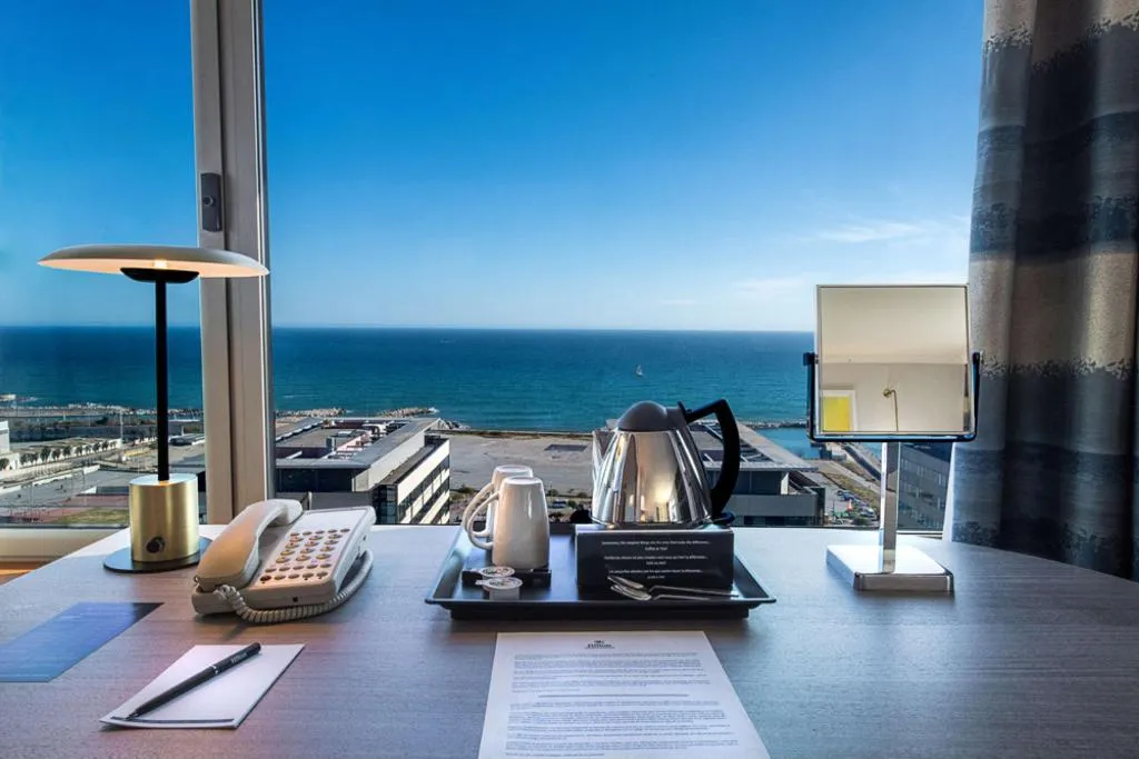 SUITE STANDARD Room, Hilton Diagonal Mar Barcelona, Barcelona