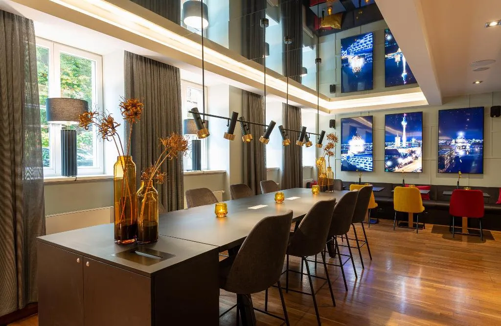 Bar, Leonardo Royal Hotel Berlin Alexanderplatz, Berlin