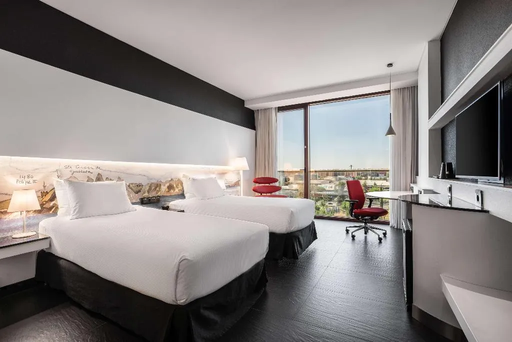 TWIN WITH VIEWS Room, Hilton Madrid Airport, Madrid