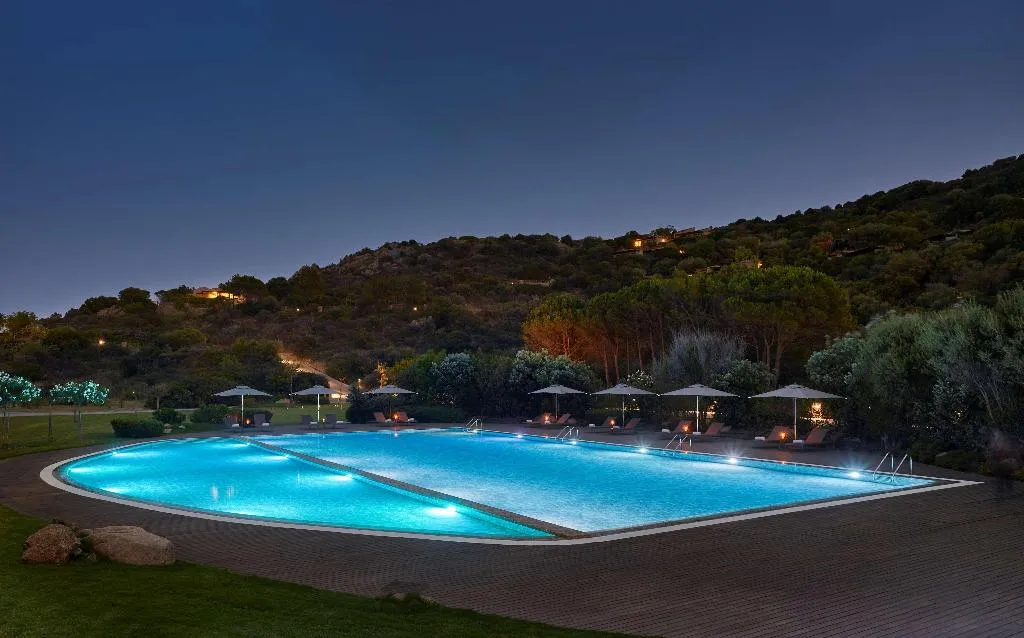 Pool, Baia di Chia Resort Sardinia, Curio Collection, Cagliari