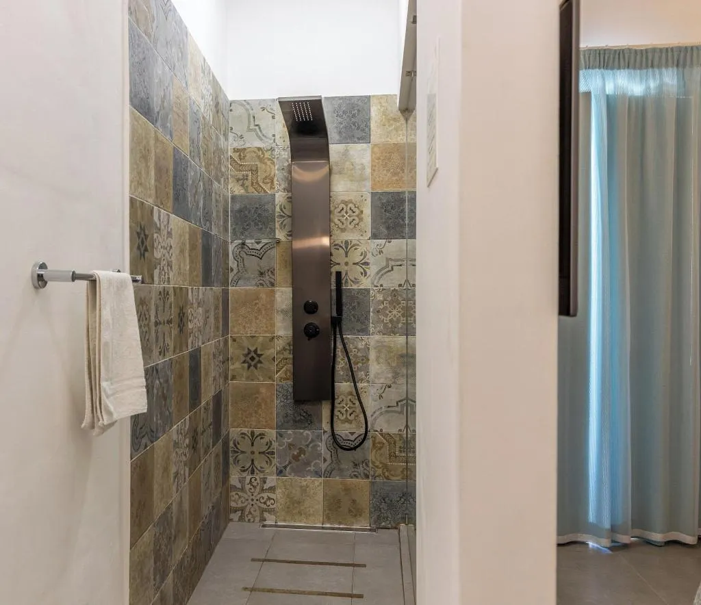 Room, Lemon Tree Bed & Breakfast by CX Collection, Malta