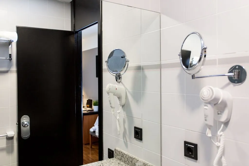TRIPLE STANDARD Room, Malcom and Barret, Valencia
