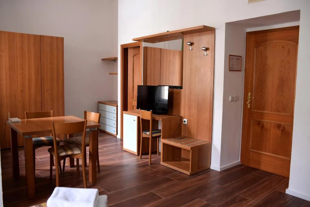 TRIPLE STANDARD Room, Hotel Residence Select, Prague