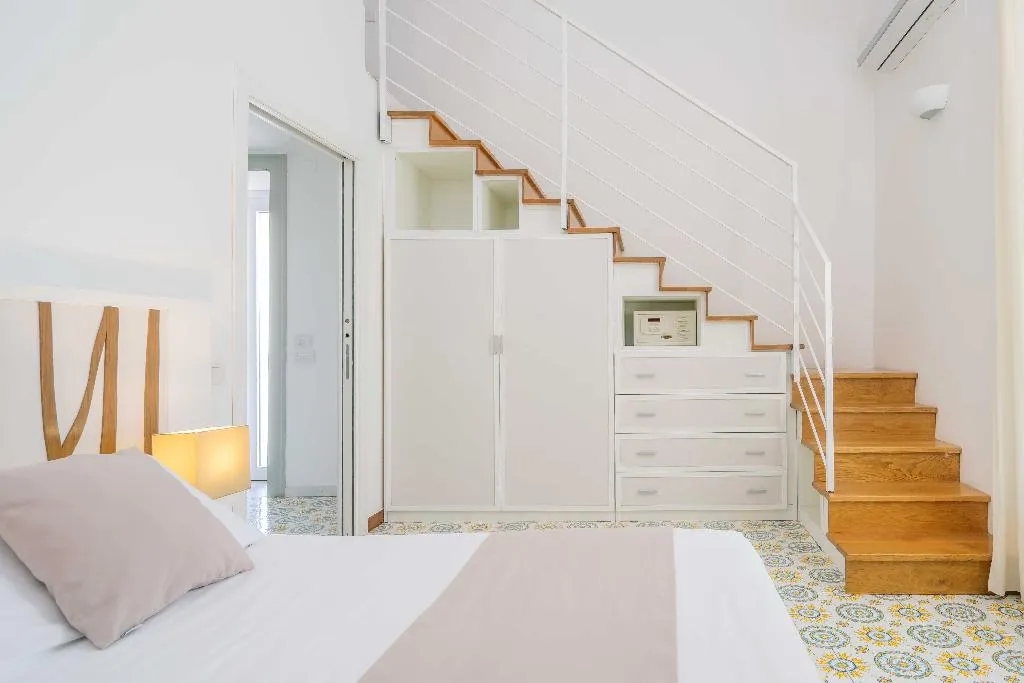FAMILY ROOM DELUXE Room, Hotel Le Axidie BW Signature Collection, Naples