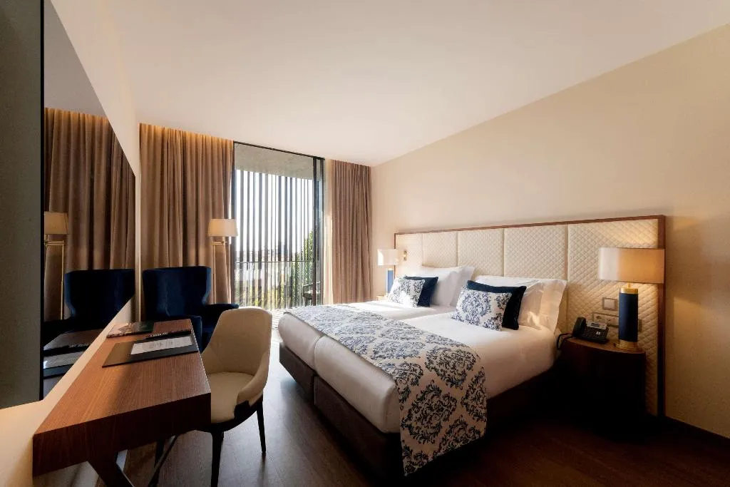 TWIN DELUXE Room, Boeira Garden Hotel Porto Gaia, Curio Collection, Porto