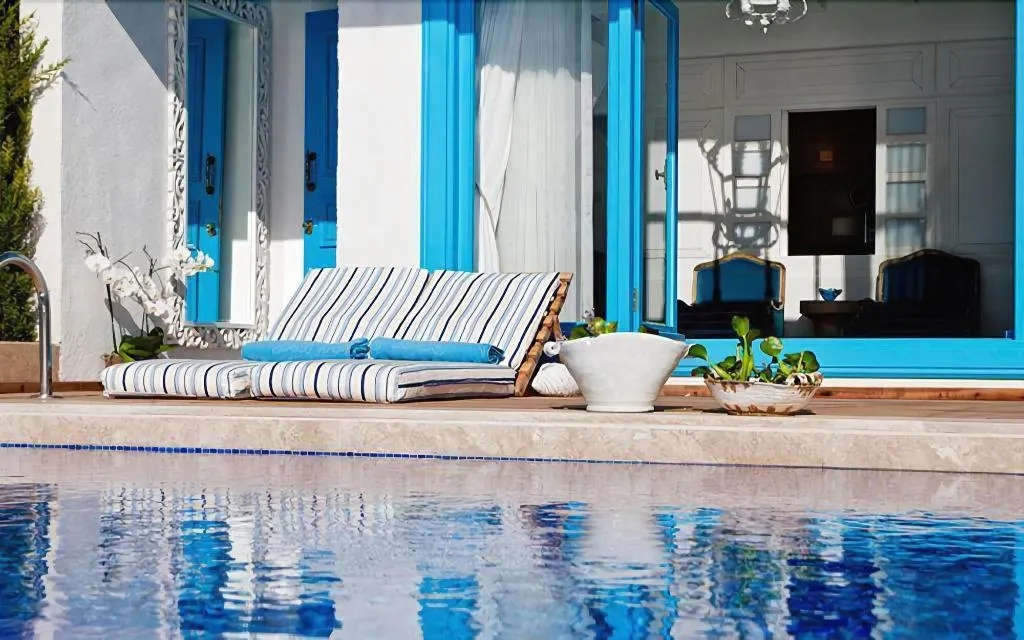 Room, Sabrina's Haus, Dalaman