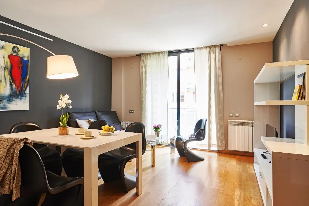 APARTMENT CAPACITY 4 TWO BEDROOMS Room, AinB Sagrada Familia Apartments, Barcelona