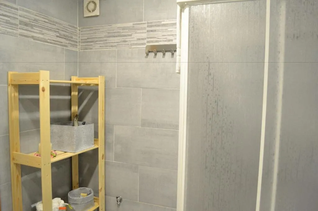 Room, Bassetto 013, Naples
