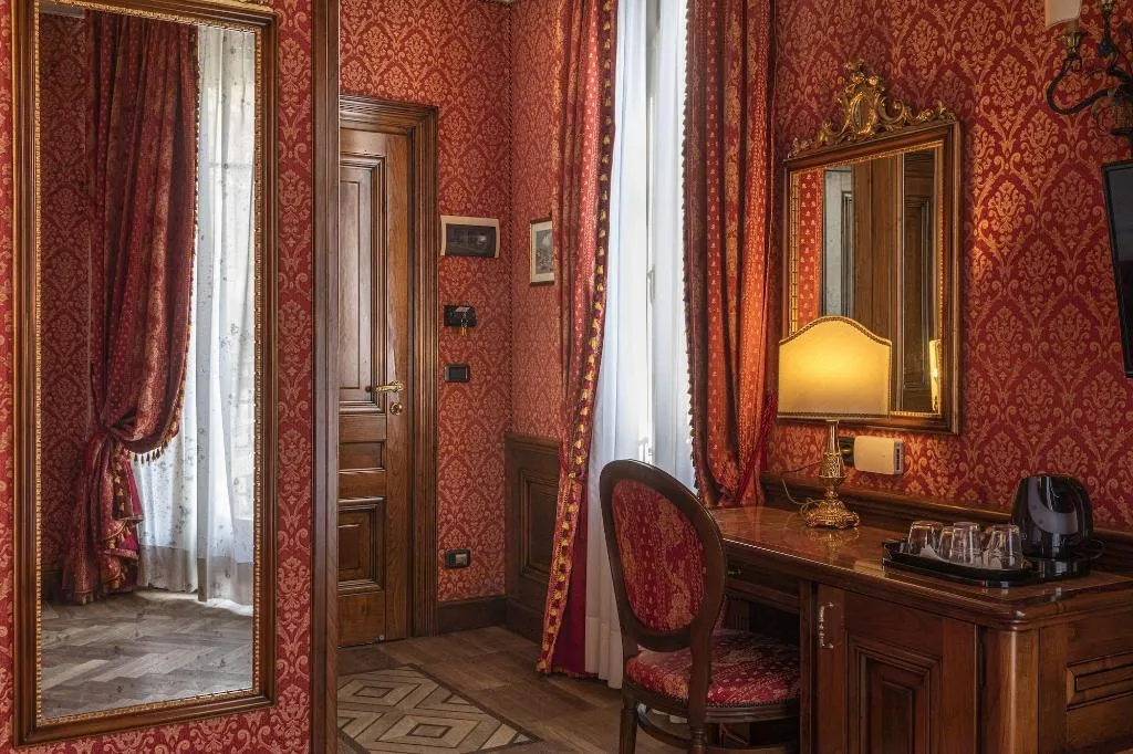 Room, Palazzina Veneziana, Venice