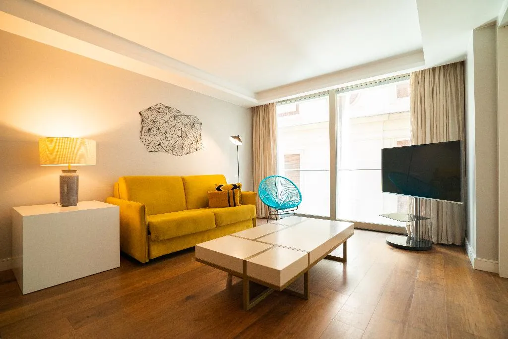 APARTMENT ONE BEDROOM Room, Gran Via Centric II, Madrid