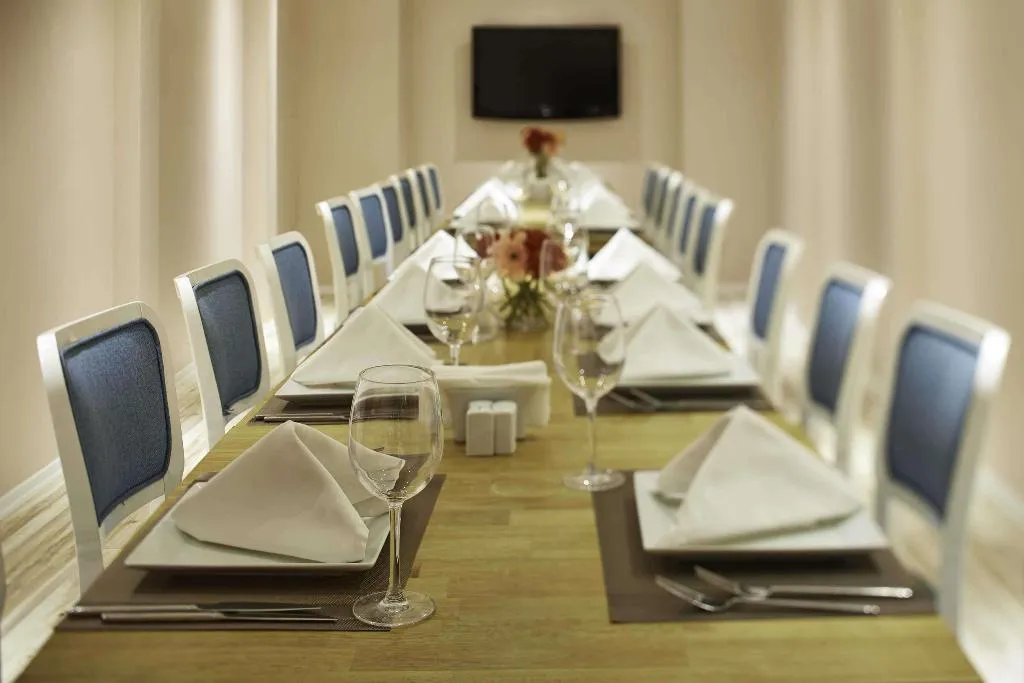 Restaurant, DoubleTree By Hilton Izmir Alsancak, Izmir