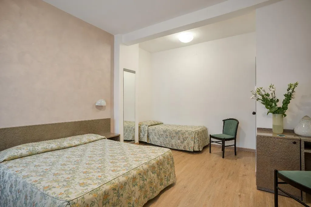 QUADRUPLE STANDARD Room, Garibaldi, Venice