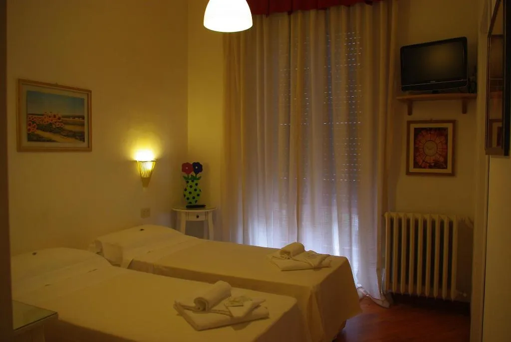 Room, Il Girasole, Milan