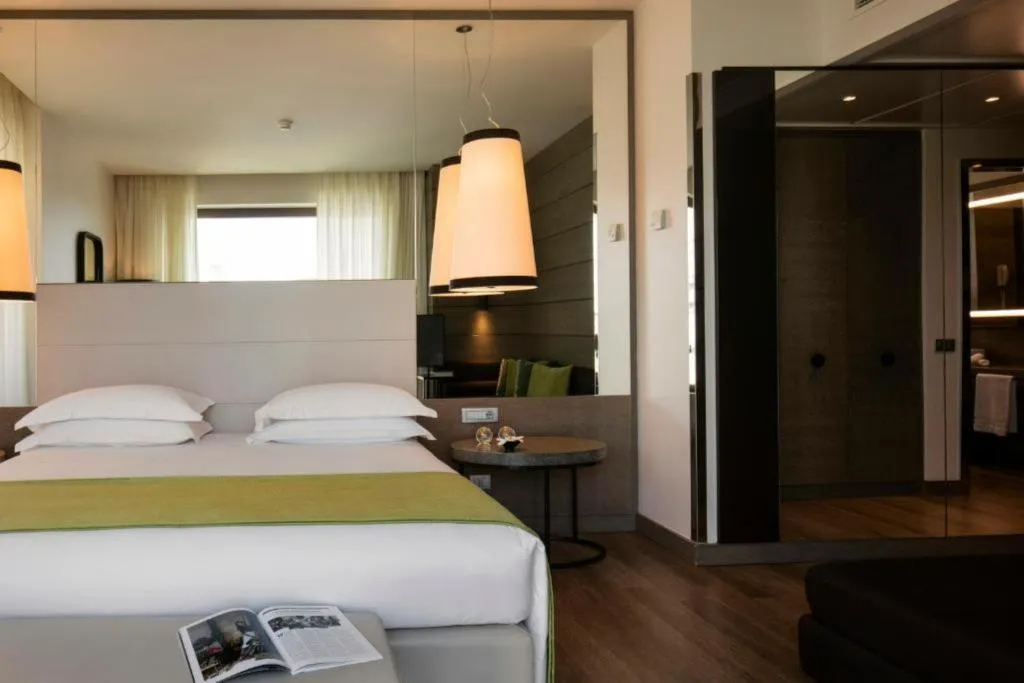 JUNIOR SUITE STANDARD Room, Starhotels E.c.ho. Milano, Milan