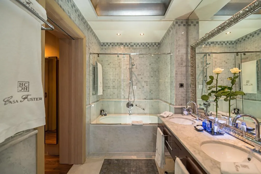 SUITE STANDARD Room, Casa Fuster, Barcelona