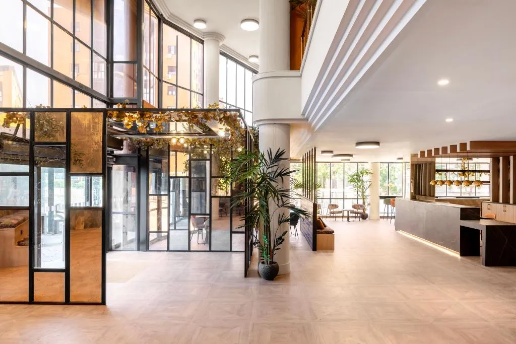 Lobby, Acta Piramides, Madrid