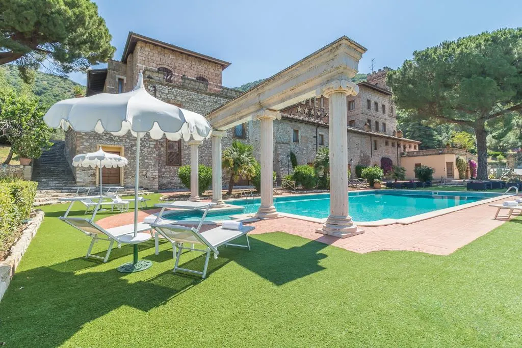 Pool, Torre Sant Angelo, Rome