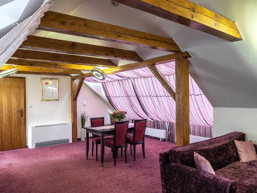 SUITE DELUXE Room, EA Hotel Embassy Prague, Prague