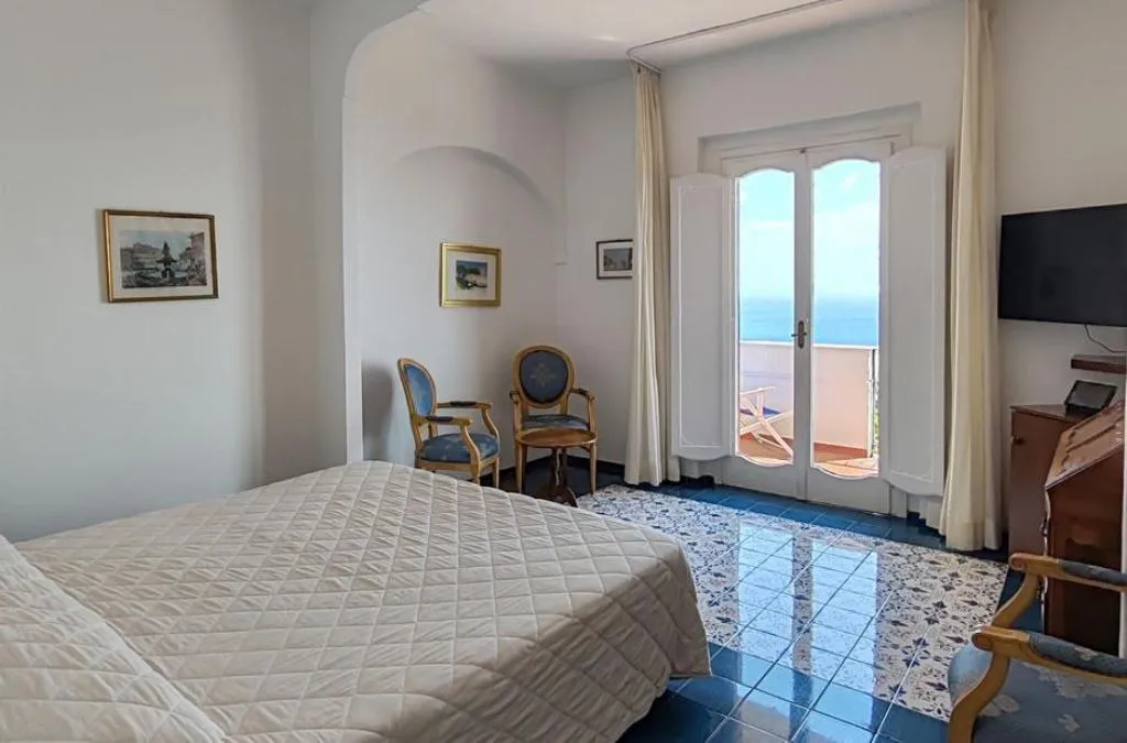 Double or Twin ECONOMY Room, Grand Hotel Excelsior, Naples