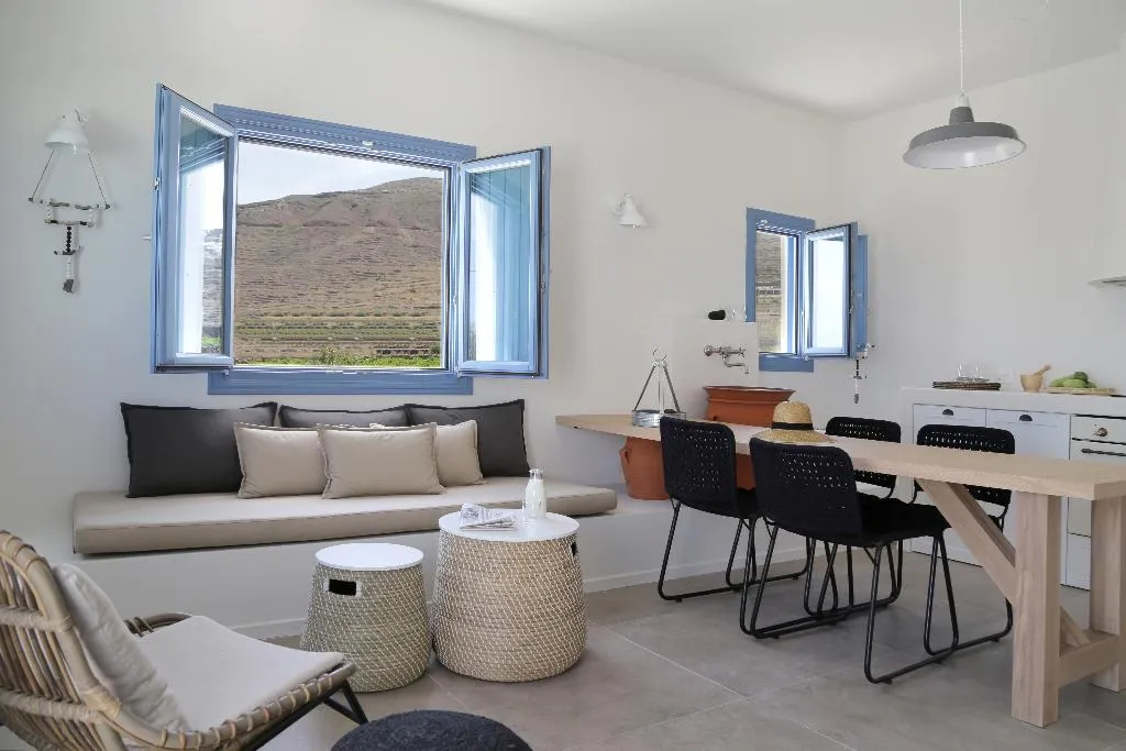 VILLA WITH PRIVATE POOL Room, Vino Houses, Santorini