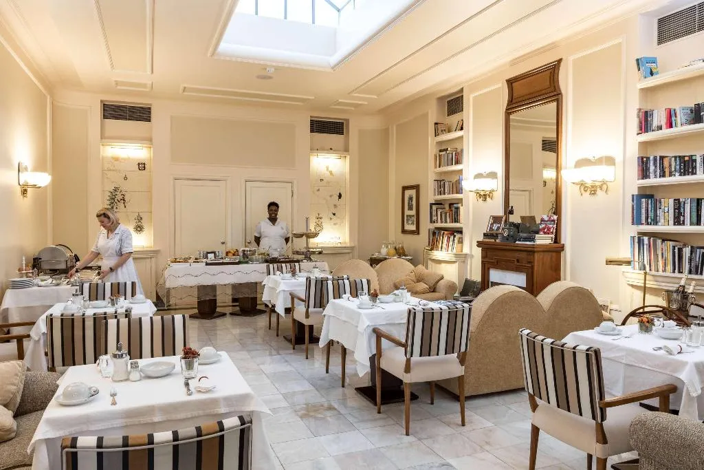 Restaurant, Hotel Britania Art Deco, Lisbon