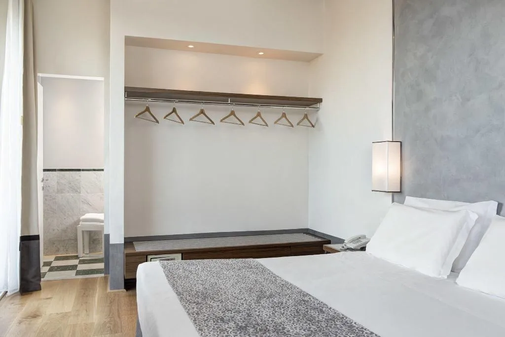 DOUBLE SINGLE USE QUEEN SIZE BED Room, Orto de Medici, Florence
