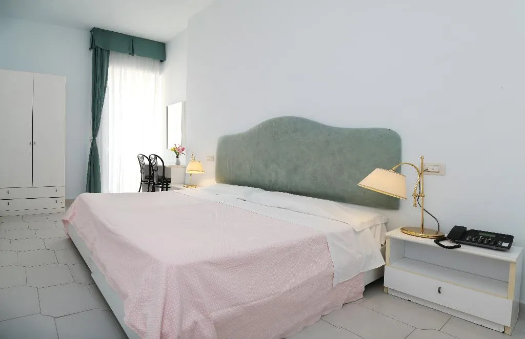 DOUBLE SINGLE USE SEA VIEW Room, Loreley, Naples