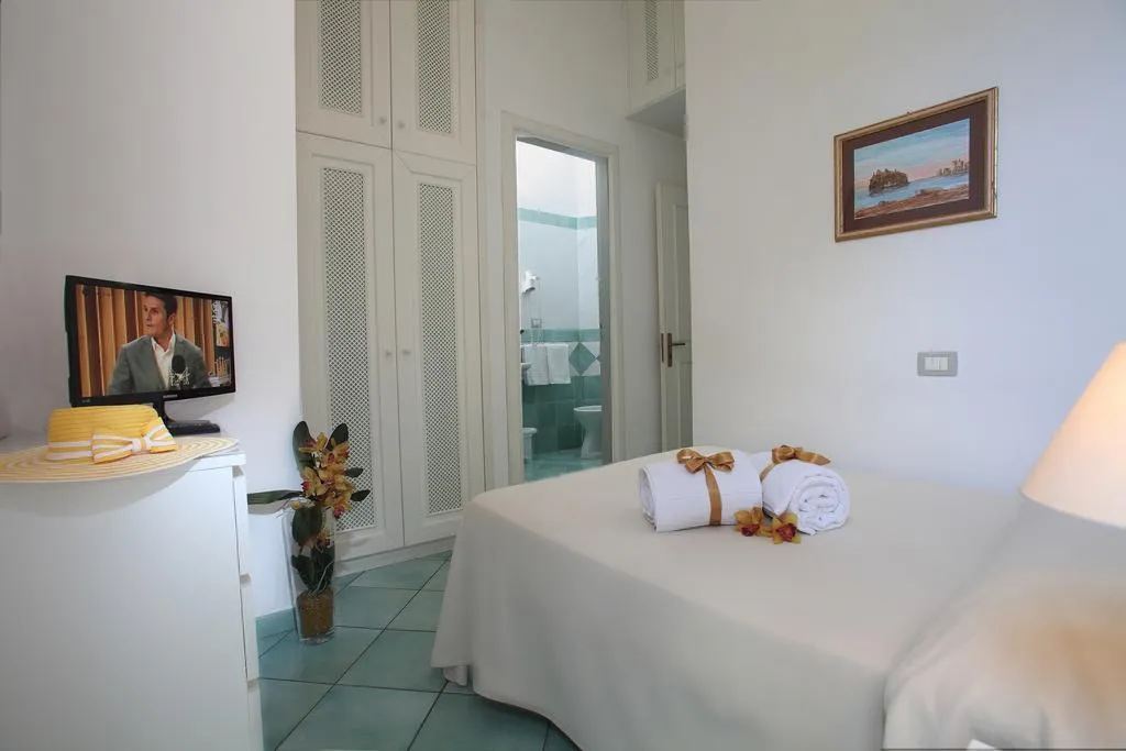 Double or Twin STANDARD Room, Hotel Matarese, Naples