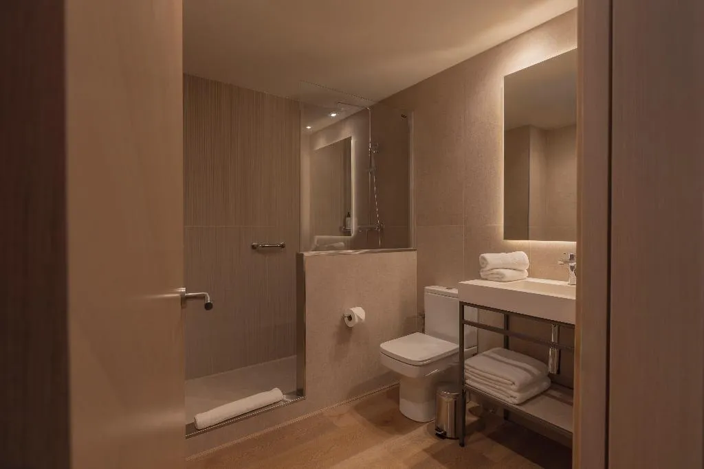 Double or Twin SUPERIOR Room, Gran Hotel Barcino 4*S, Barcelona