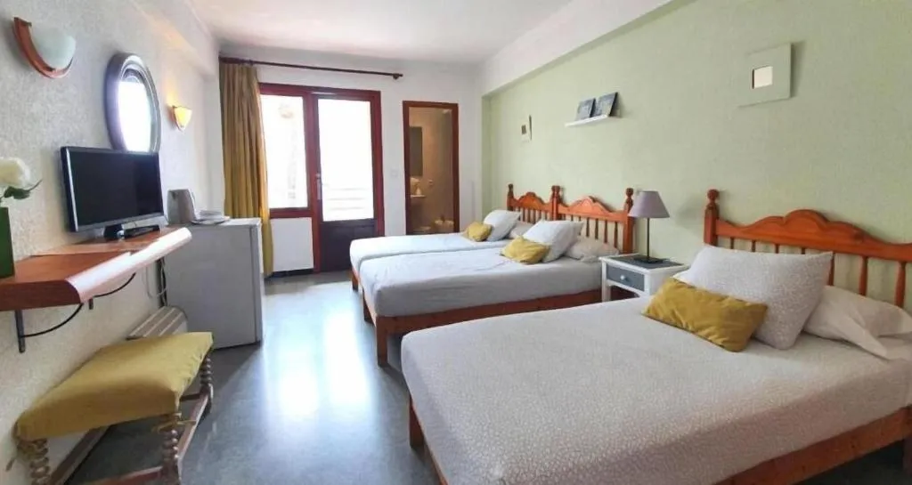 Room, Hostal Saturno, Majorca