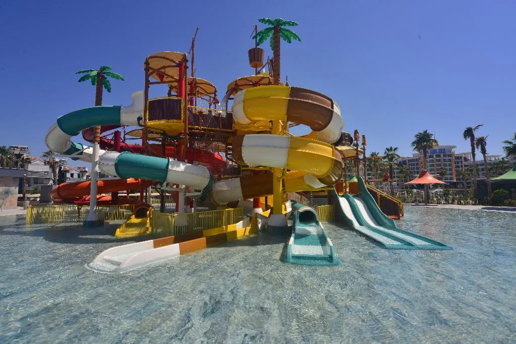 Sports and Entertainment, Azura World Hotel, Antalya