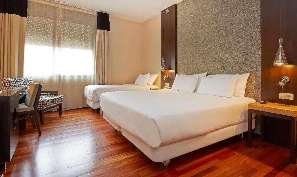 TRIPLE STANDARD Room, NH Barcelona Eixample, Barcelona