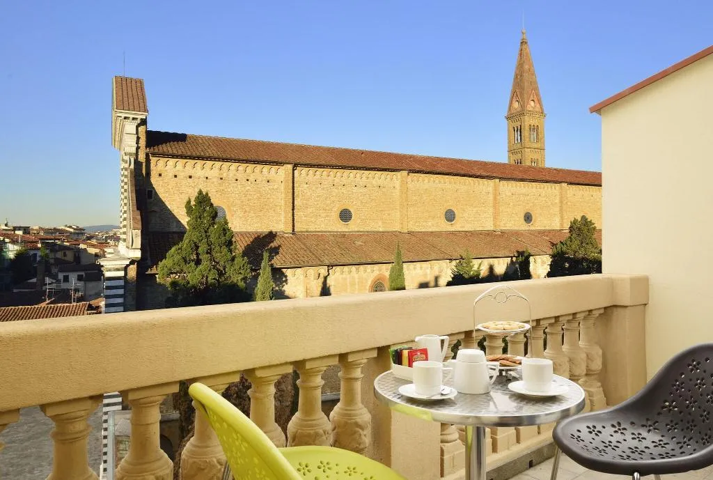 Room, Universo, Florence