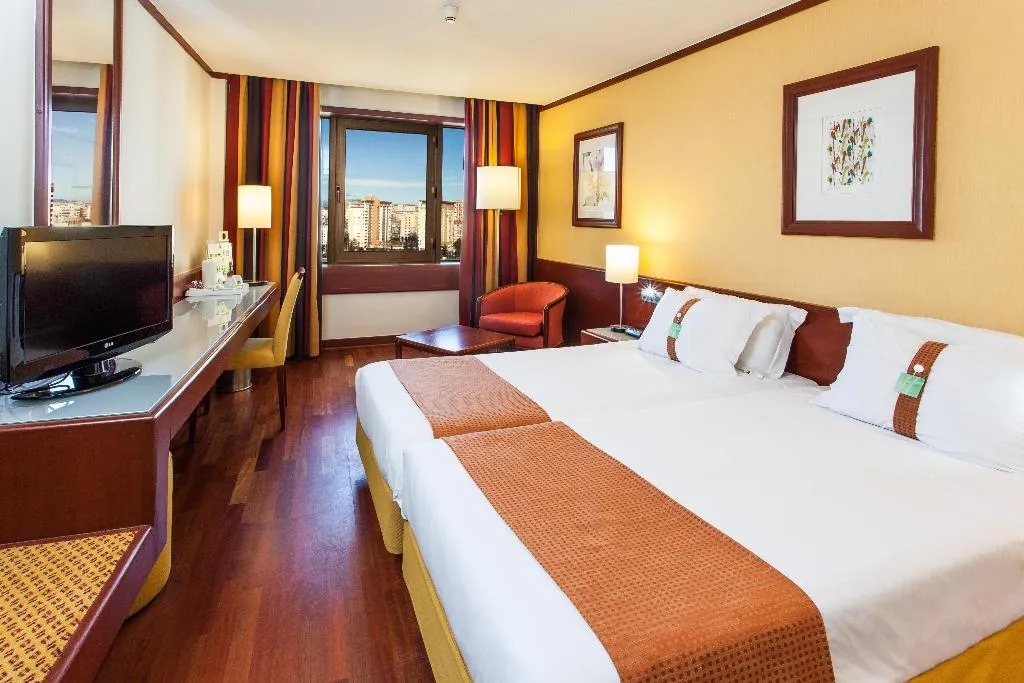 Room STANDARD Room, Holiday Inn Lisbon Continental, Lisbon