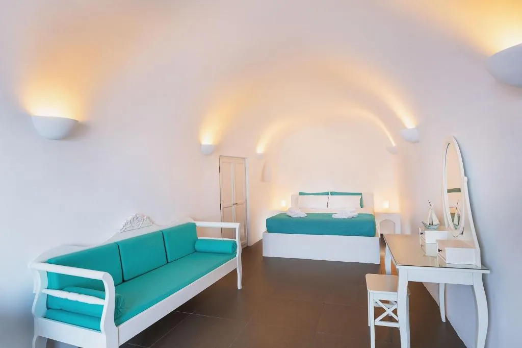 Room, Horizon Aeifos Suites, Santorini