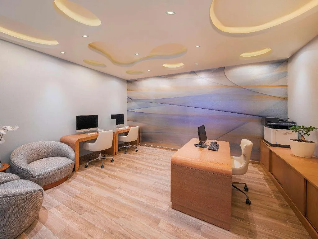 Sports and Entertainment, The Retreat Palm Dubai MGallery by Sofitel, Dubai