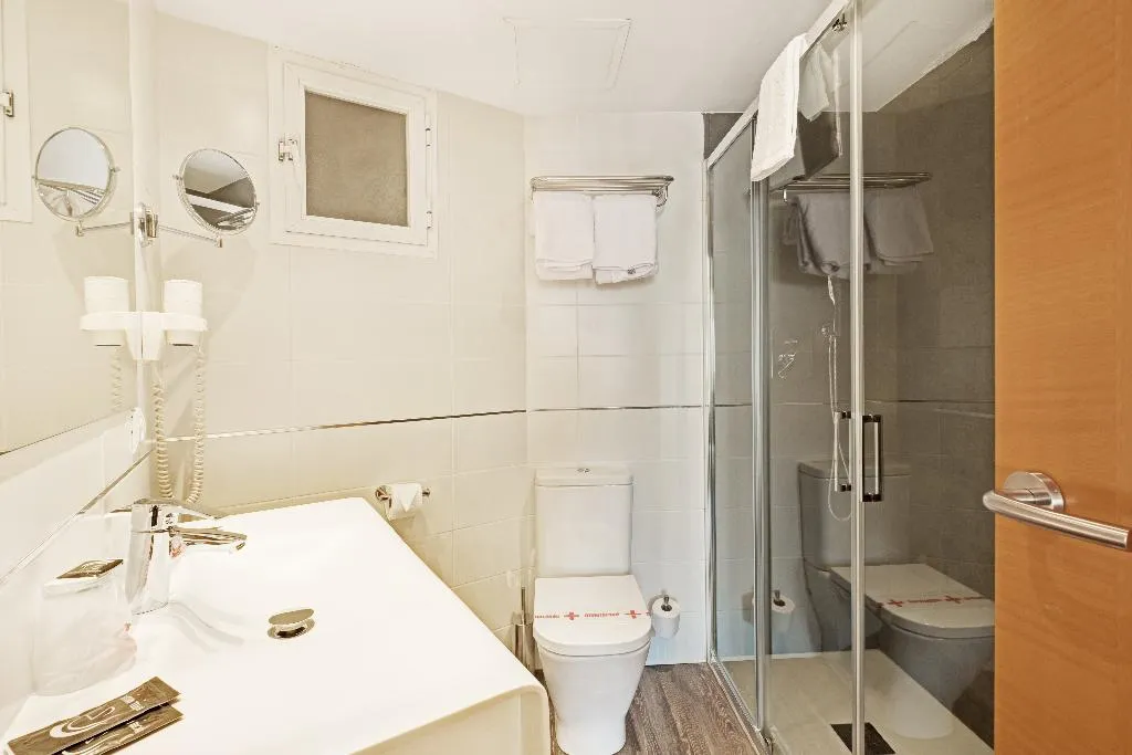 Double or Twin CAPACITY 3 Room, Abelux, Majorca